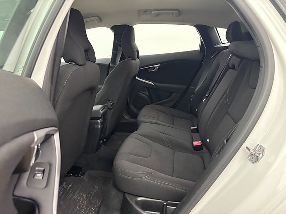 Volvo V40 Cross Country 15 of 21