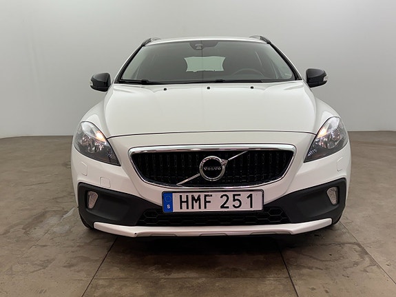 Volvo V40 Cross Country 9 of 21