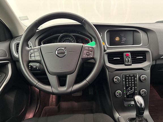 Volvo V40 Cross Country 17 of 21