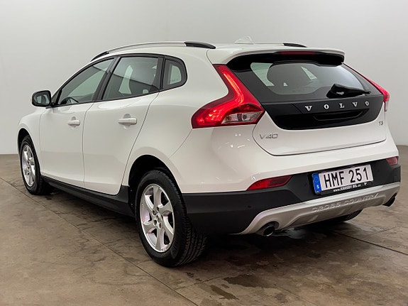 Volvo V40 Cross Country 4 of 21
