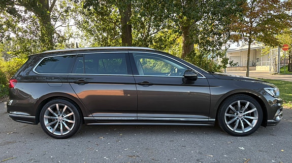 Volkswagen Passat 4 of 11