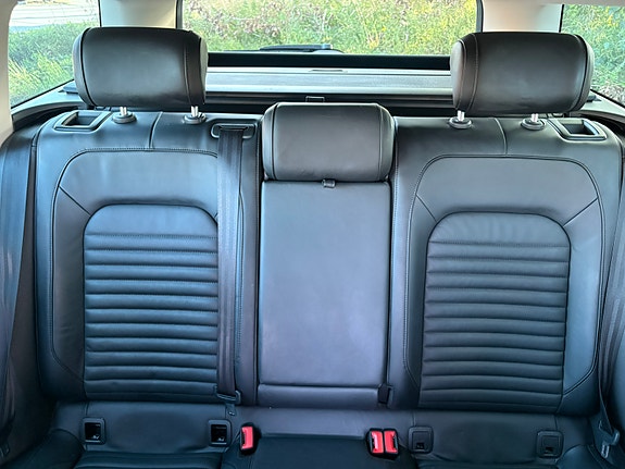 Volkswagen Passat 10 of 11