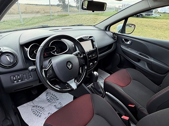 Renault Clio 7 of 9