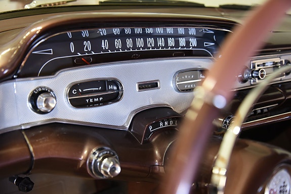 Chevrolet Impala 26 of 30