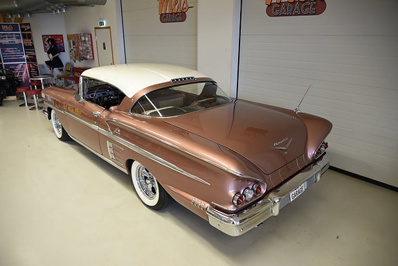 Chevrolet Impala 10 of 30