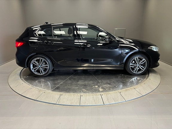 BMW 118i 6 of 23
