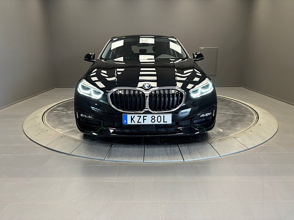 BMW 118i 8 of 23