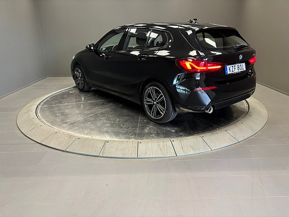 BMW 118i 3 of 23