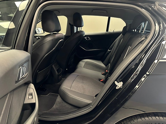 BMW 118i 11 of 23