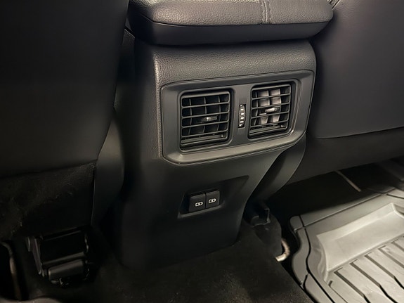 Toyota RAV4 21 of 26