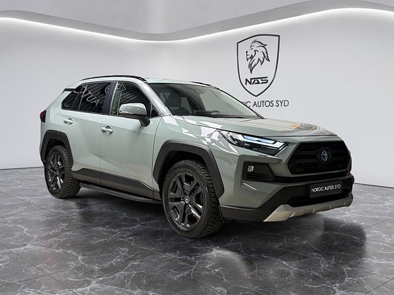 Toyota RAV4 8 of 26