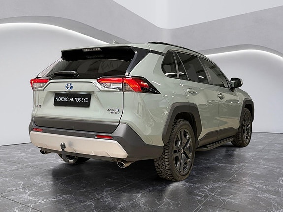Toyota RAV4 6 of 26