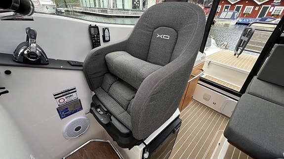 XO 270 Cabin 2016 Volvo Penta D6-370 2016 430 tim! 8 of 21