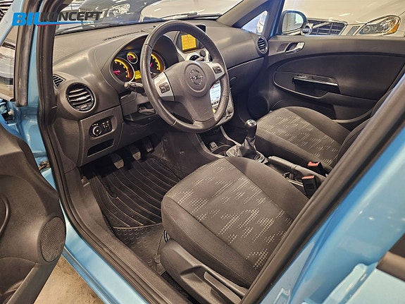 Opel Corsa 15 of 16