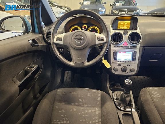 Opel Corsa 12 of 16