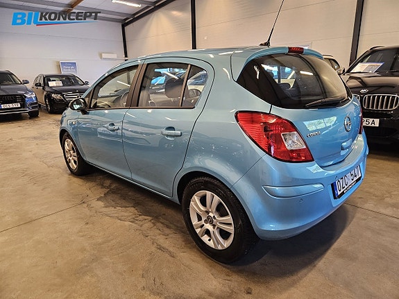 Opel Corsa 3 of 16
