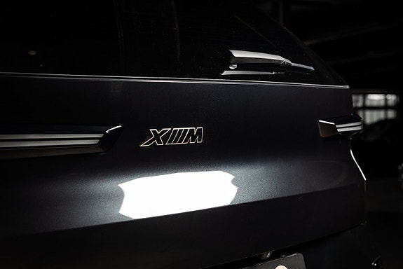BMW XM 8 of 21