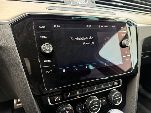 Volkswagen Passat Alltrack 12 of 22