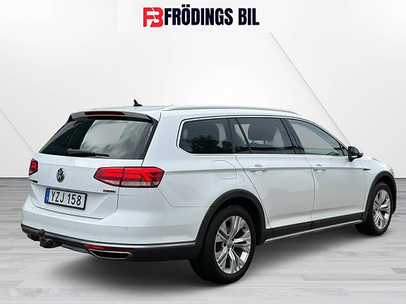 Volkswagen Passat Alltrack 5 of 22