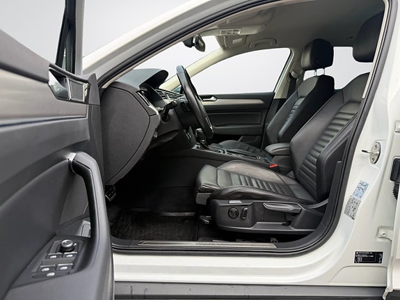 Volkswagen Passat Alltrack 9 of 22