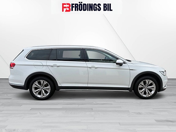Volkswagen Passat Alltrack 6 of 22