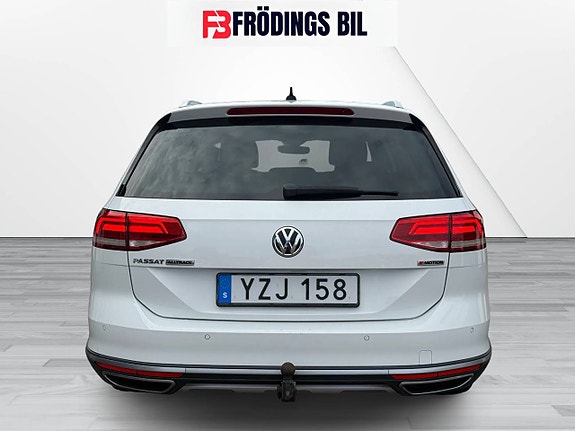 Volkswagen Passat Alltrack 8 of 22
