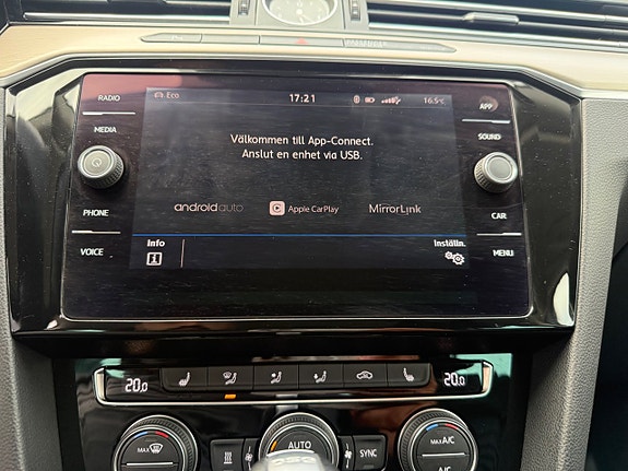 Volkswagen Passat Alltrack 13 of 22