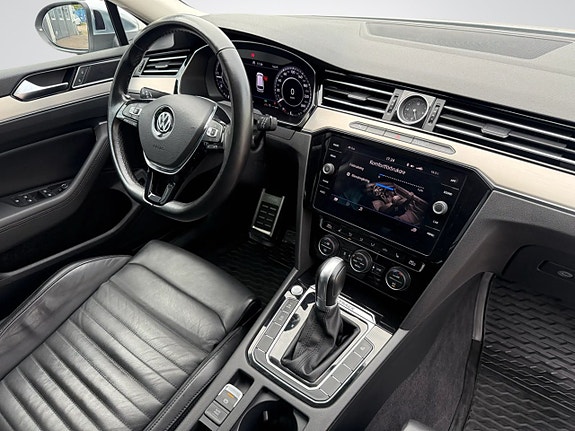 Volkswagen Passat Alltrack 20 of 22