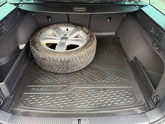 Volkswagen Passat Alltrack 21 of 22