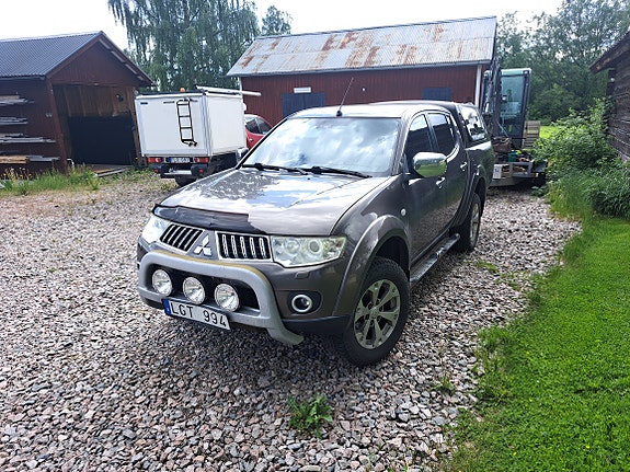 Mitsubishi L200 3 of 6