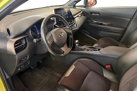 Toyota C-HR 11 of 13
