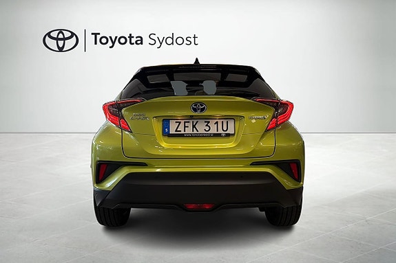 Toyota C-HR 5 of 13