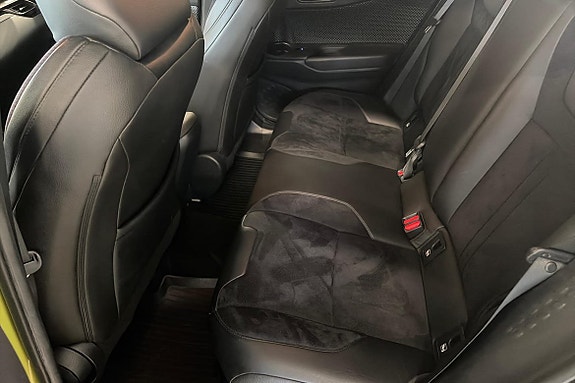 Toyota C-HR 8 of 13