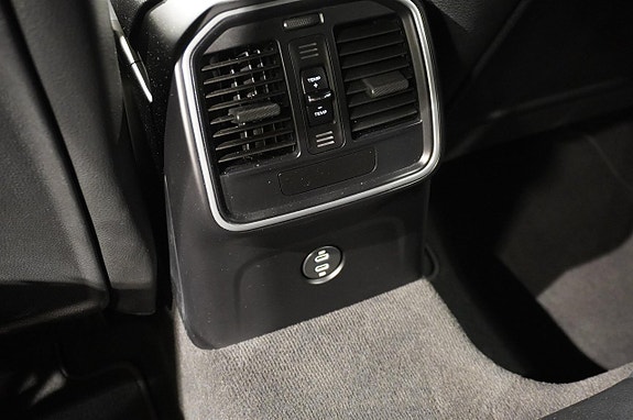 Porsche Macan S 15 of 19