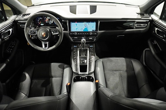 Porsche Macan S 10 of 19