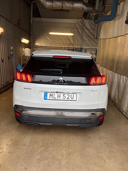 Peugeot 3008 2 of 10