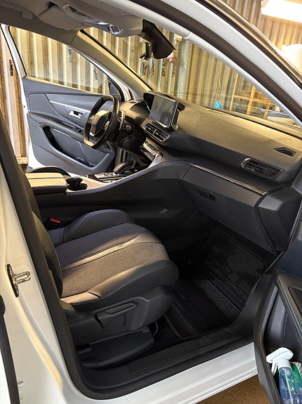 Peugeot 3008 6 of 10