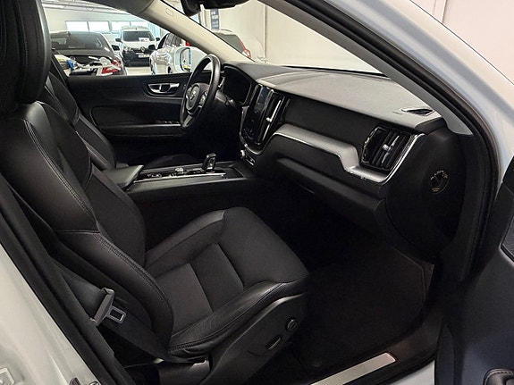 Volvo XC60 7 of 11