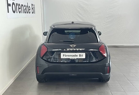 MINI Cooper E 11 of 13