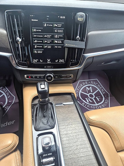 Volvo V90 Cross Country 11 of 14
