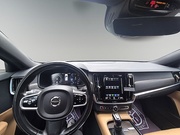 Volvo V90 Cross Country 9 of 14