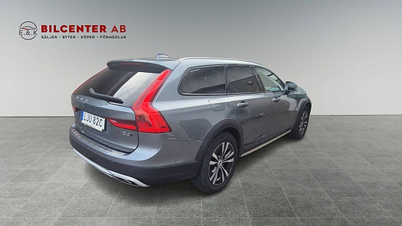 Volvo V90 Cross Country 4 of 14