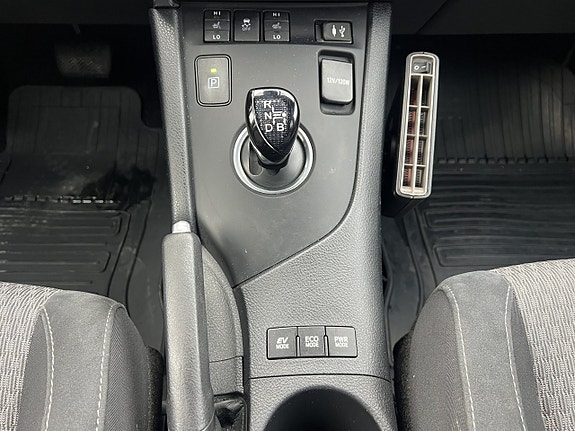 Toyota Auris 15 of 22