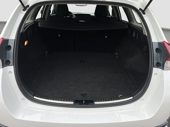 Toyota Auris 22 of 22