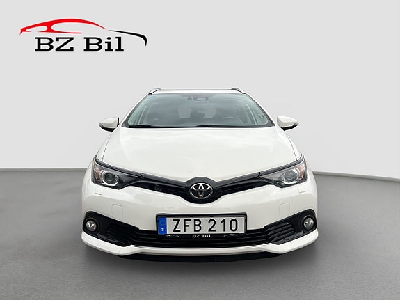 Toyota Auris 8 of 22