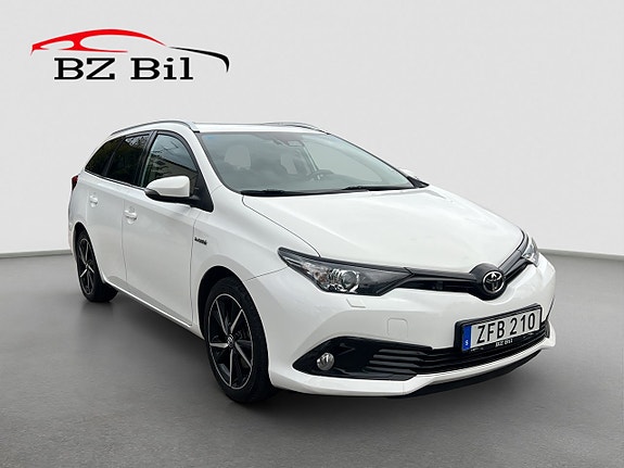 Toyota Auris 7 of 22