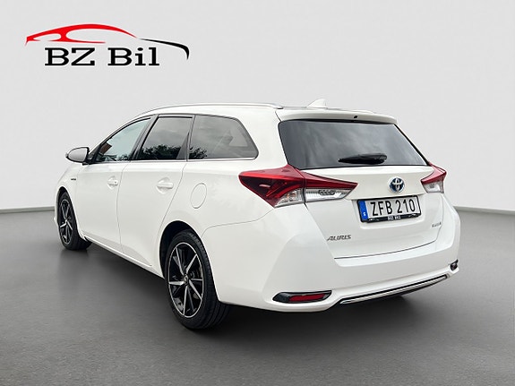 Toyota Auris 3 of 22