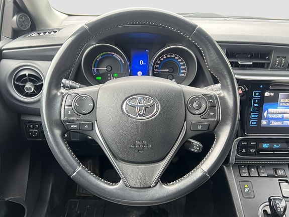 Toyota Auris 12 of 22