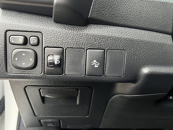 Toyota Auris 10 of 22