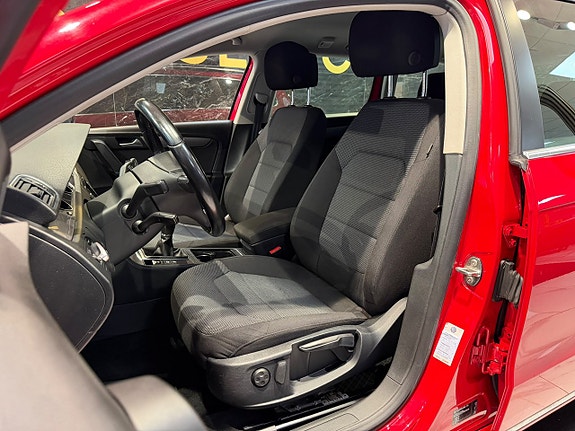 Volkswagen Passat 15 of 24
